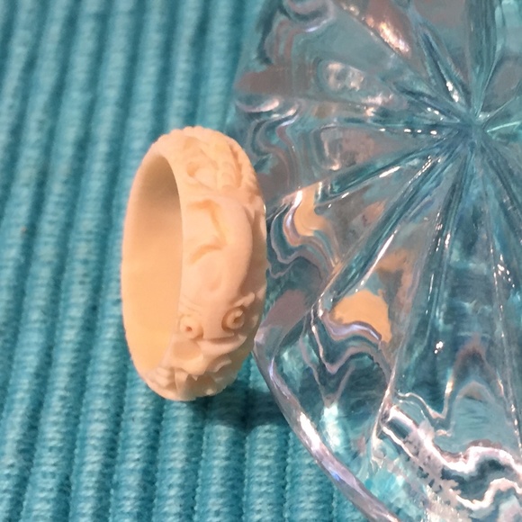 Carved Ring - Picture 6 of 6